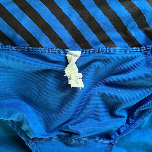 Women’s Lululemon Groovy Run Short Cornflower Blue Black Inkwell size 6 EUC - Picture 7 of 8